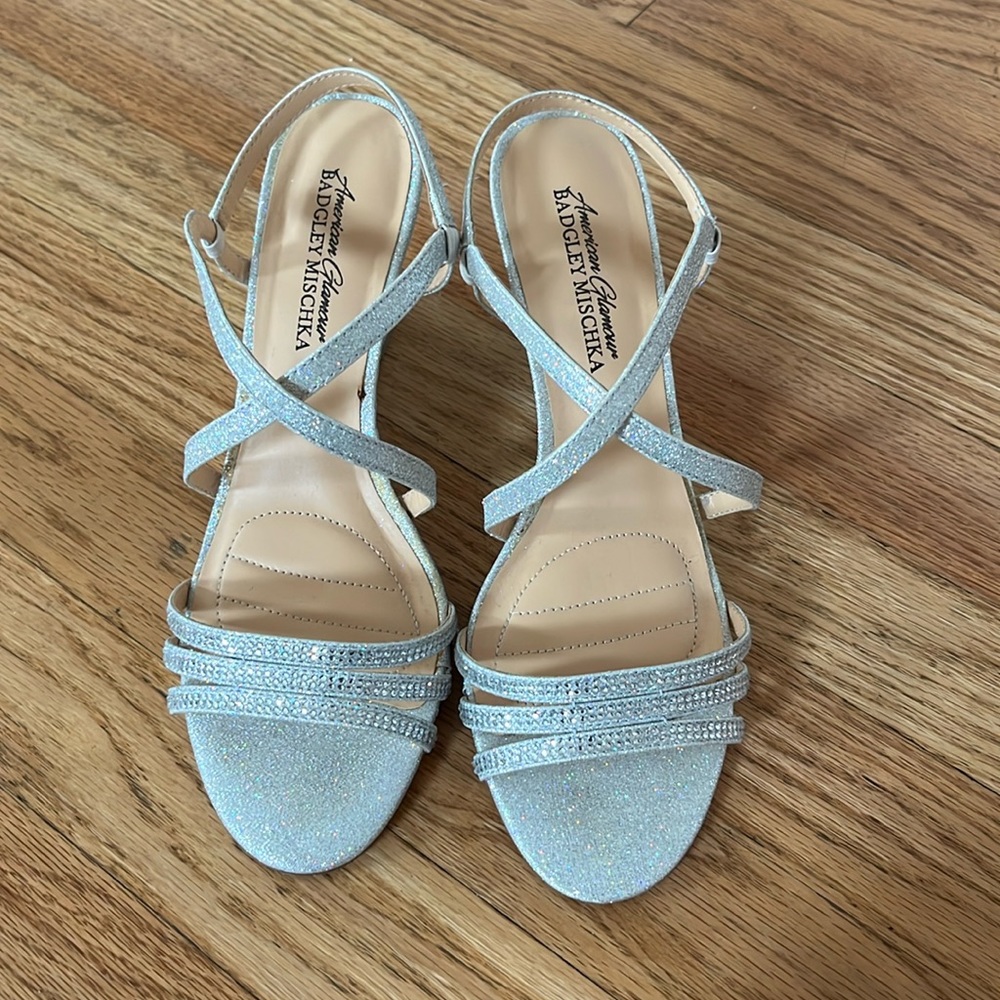American glamour  Badgley Mischka wedges silver  size 7 1/2